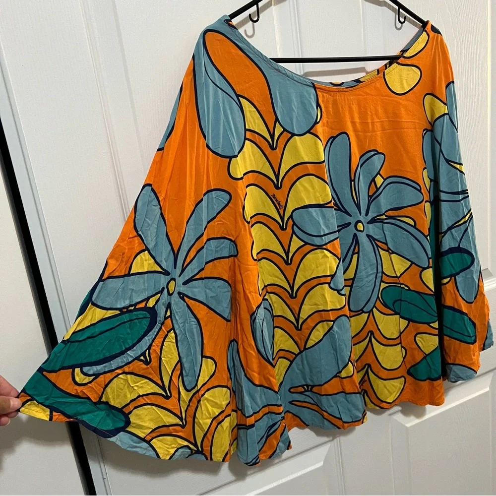 MANUHEALI’I Blouse - Picture 3 of 6